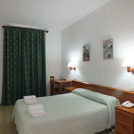 Mitus Hotel *