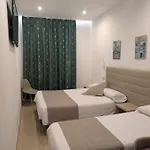 Mitus Hotel *
