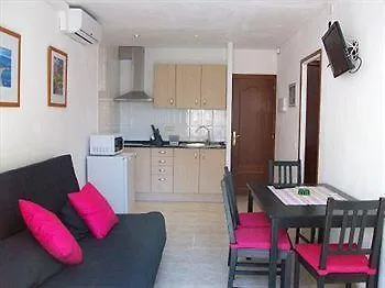 Mitus Hotel *
